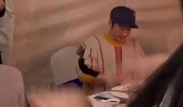 邹市明夫妇最新爆料视频,拳王背后的温馨瞬间