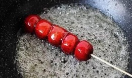 冰糖葫芦做法爆料视频,视频揭秘传统小吃制作全过程