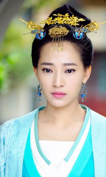 进娱乐圈为了吃瓜的小说,从吃瓜群众到幕后推手的逆袭之路